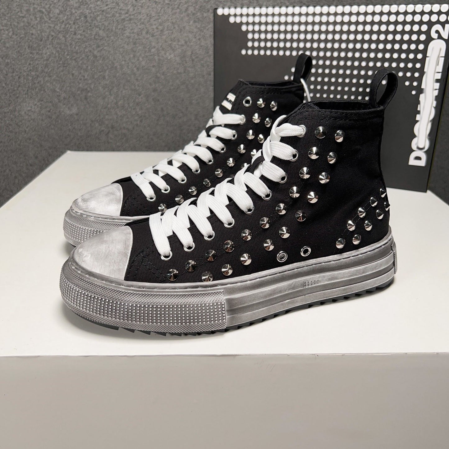 NEW-DSQ2 Rivets High-top shoes