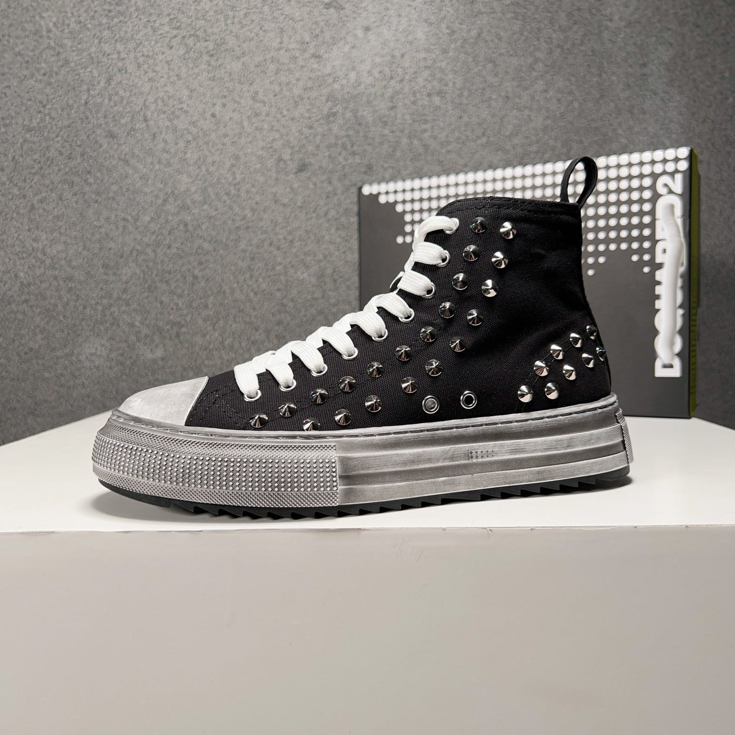 NEW-DSQ2 Rivets High-top shoes
